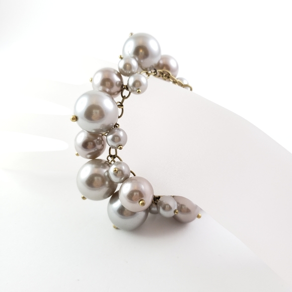 Not for sale - J. Crew Statement Bracelet Jumbo Pearls Grey - Picture 4 of 13